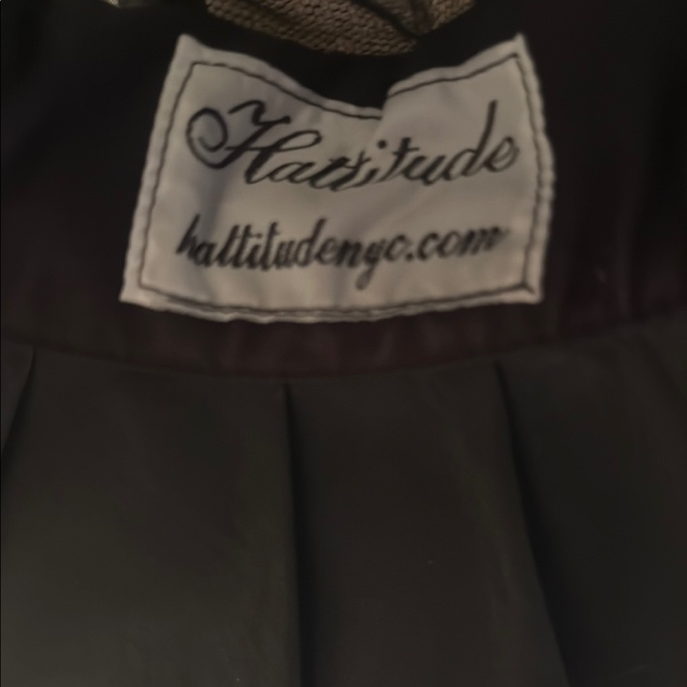 Chic Black and Cream Women's Hat - Picture 3 of 4